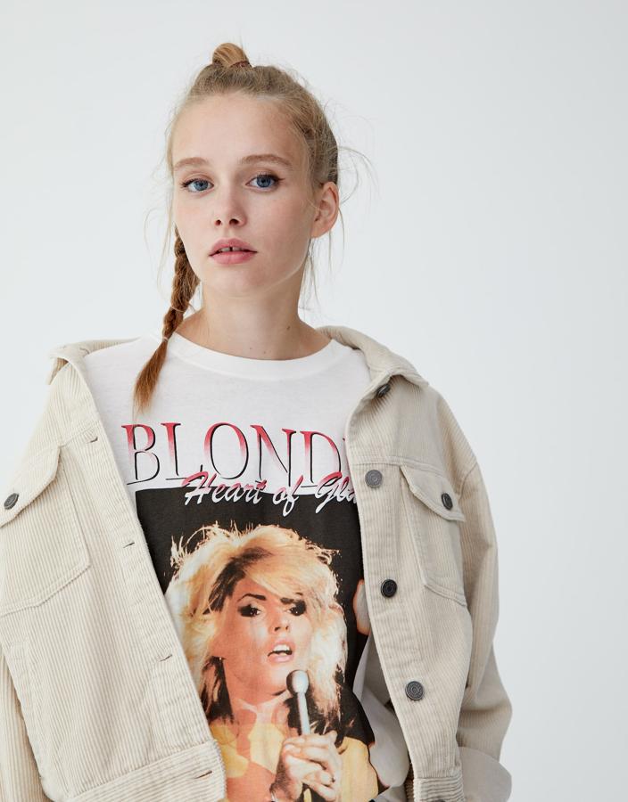 Los fans de Blondie están de suerte gracias a Pull&Bear (5,99 euros).