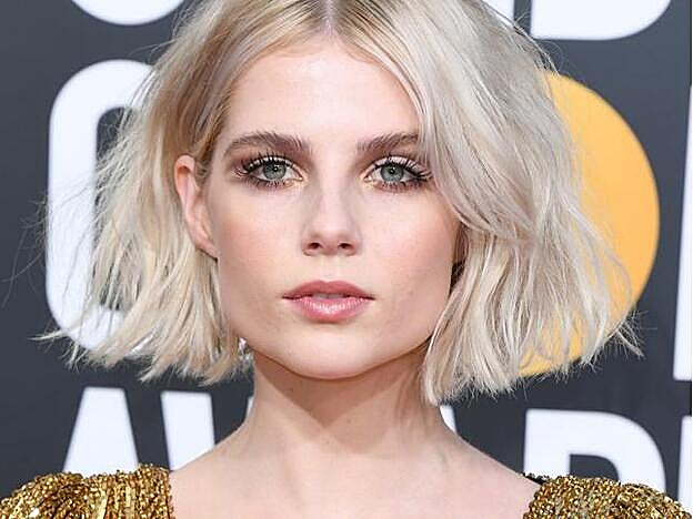 Las pestañas de Lucy Boynton fueron las que más llamaron la atención. Te adelantamos que son una de las tendencias de maquillaje de primavera.