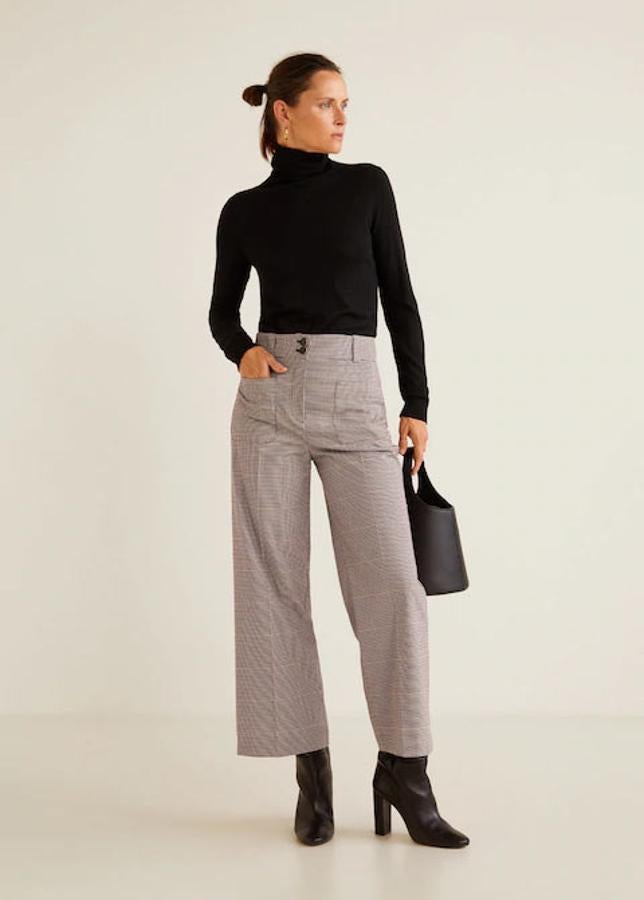 Pantalón con estampado de cuadros y bolsillos frontales, 19,99 euros.