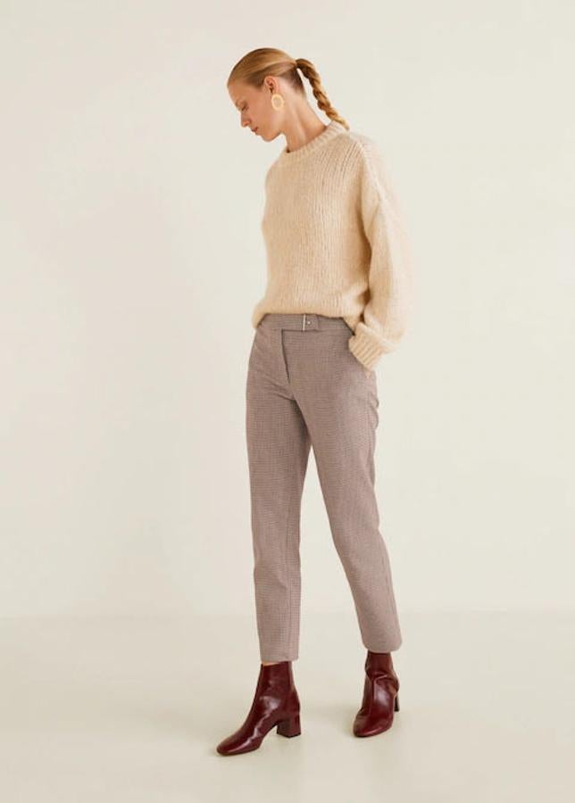 Pantalón de traje con estampado de pata de gallo, 25,99 euros.