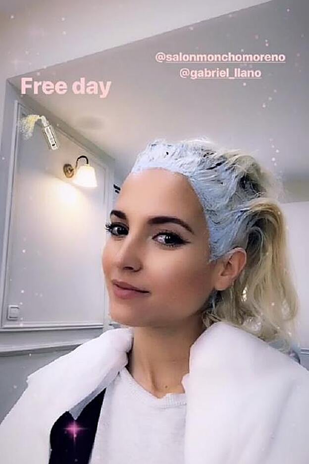 Ana Fernández compartió el proceso de su cambio de 'look' a través de varios de sus 'stories' de Instagram.