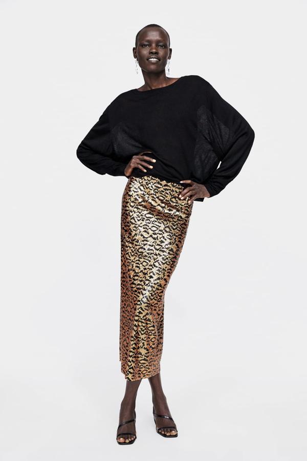 Jersey con manga abullonada y cuello redondo, 12,99 euros.