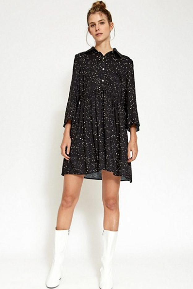 Vestido negro, fluido, de Poète.