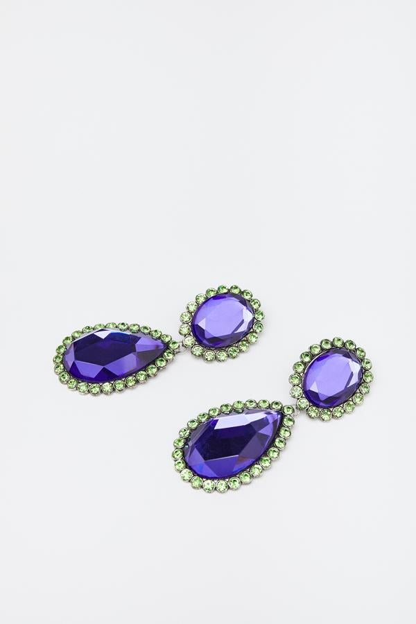 Los maxi pendientes de Sfera son una opción perfecta para esas veces que quieres una pieza 'resultona' pero barata. Estos están rebajados a 4.99 euros.