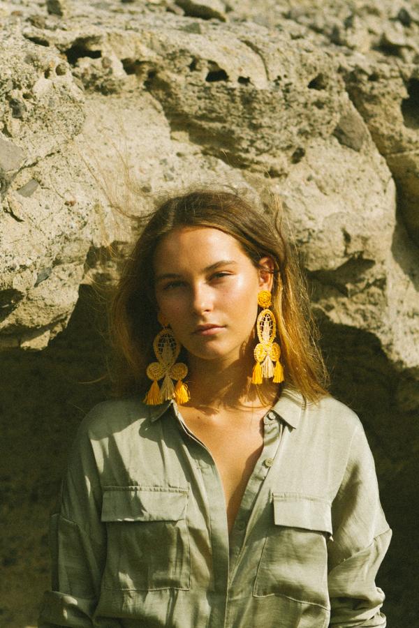 Estos maxi pendientes de Verbena Madrid (70 euros) se convertirán en los protagonistas absolutos de tus looks de invitada.