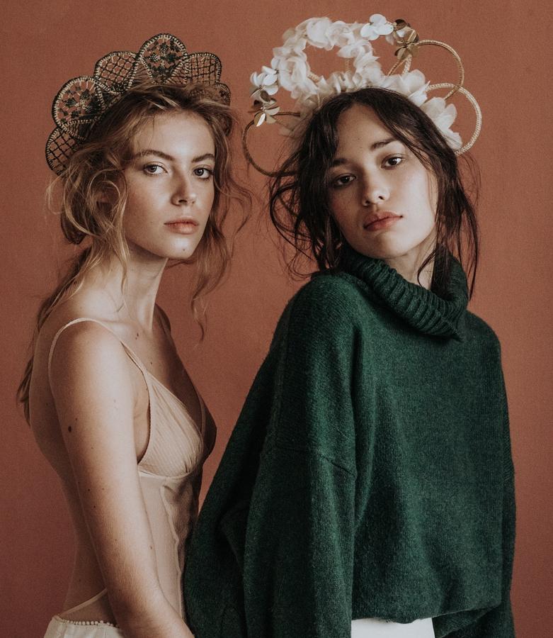 Los tocados de Verbena Madrid solo son aptos para mujeres muy atrevidas. Pero son maravillosos... (cpv de alquiler o venta).