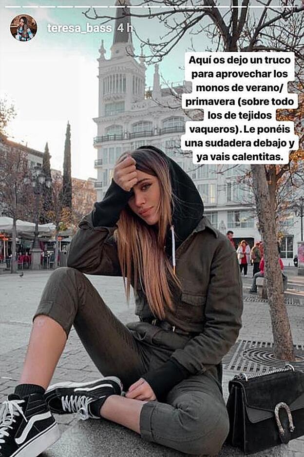 Teresa Bass ha compartido su truco para hacer frente al frío esta temporada y todo, sin separarse de su prenda de verano favorita.