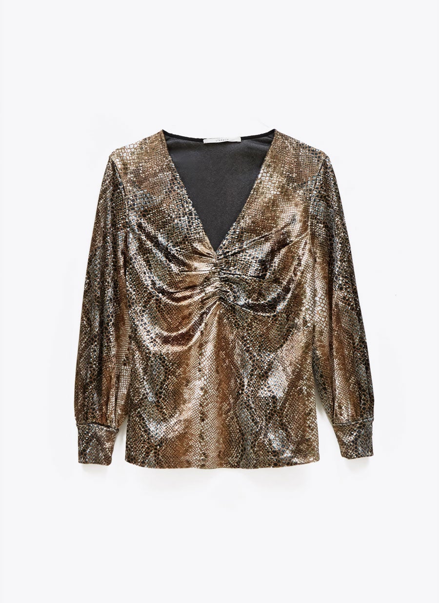 Camiseta de terciopelo con estampado de serpiente: 34,95 euros.