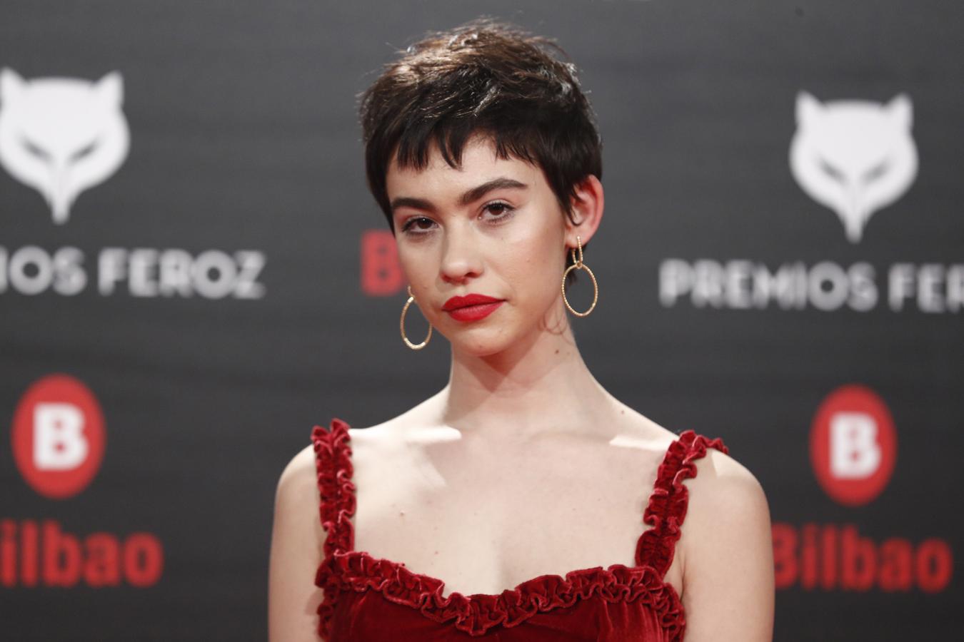 Greta Fernández también triunfó con su corte tipo pixie ligeramente despeinado y con flequillo.