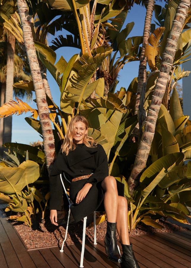 Cinturón cien por cien piel con cierre de hebilla metálica y estampado con un "print" de tigre (19,99 euros)..