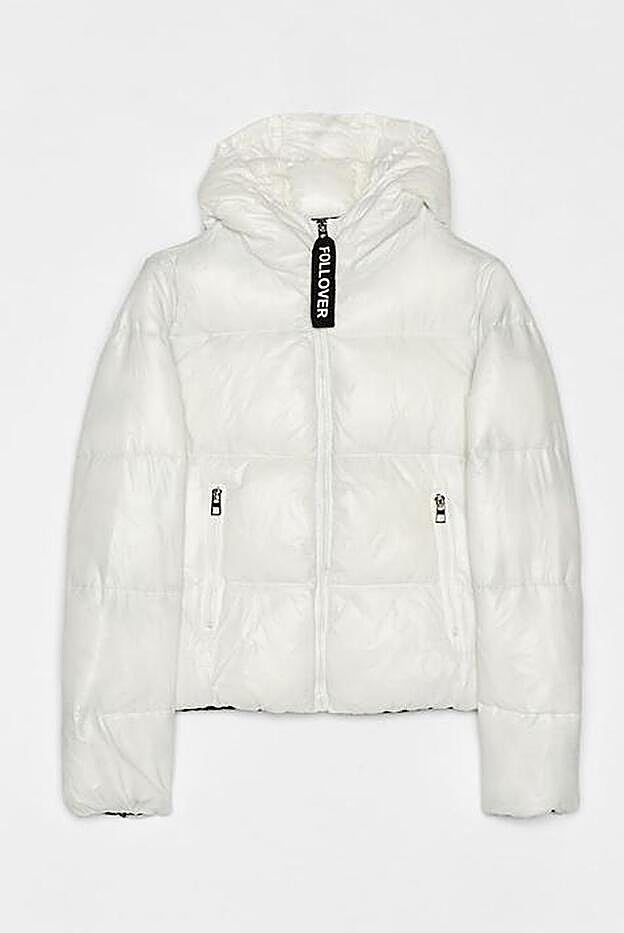 Cazadora Puffy con capucha, 18,19 euros.