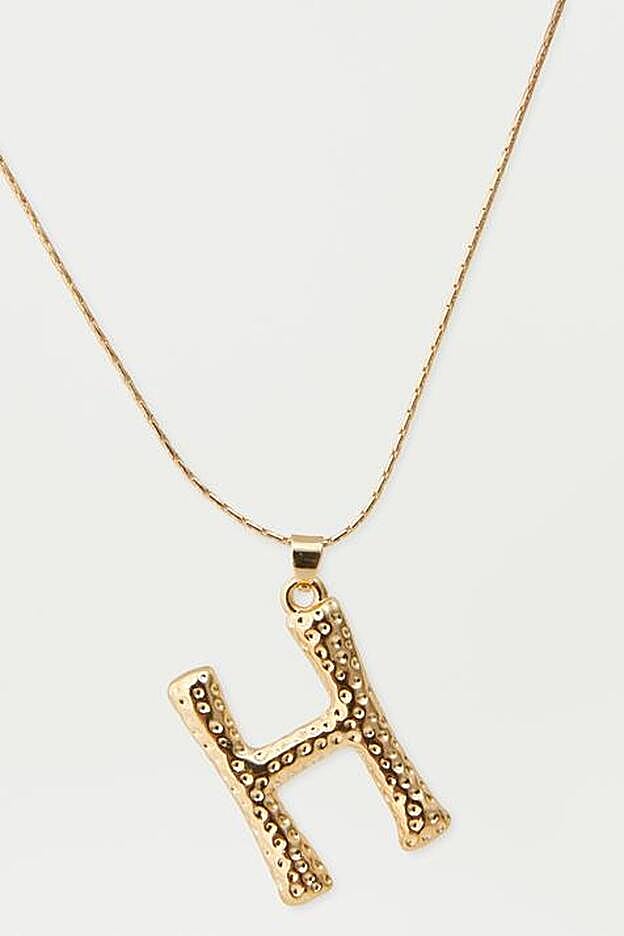 Colgante de Pull & Bear.