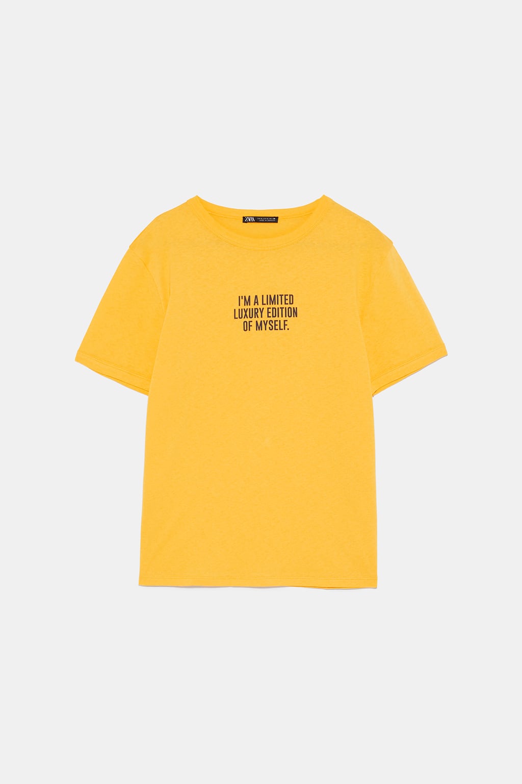 Camiseta con estampado frontal de Zara: 5,95 euros.