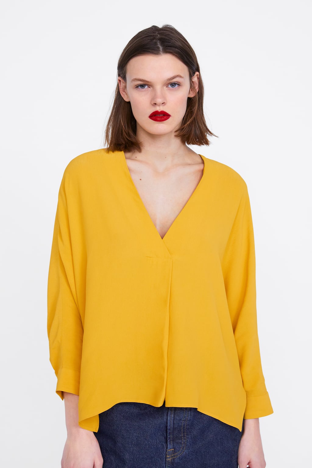 Blusa oversize de Zara: 29,95 euros.