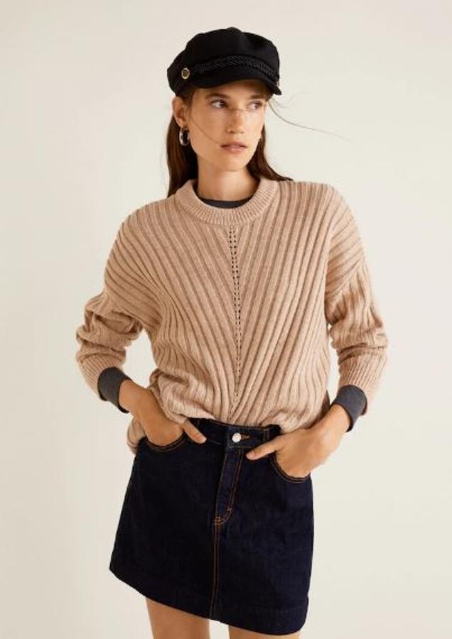 Jersey canalé color camel por 15,99 euros.