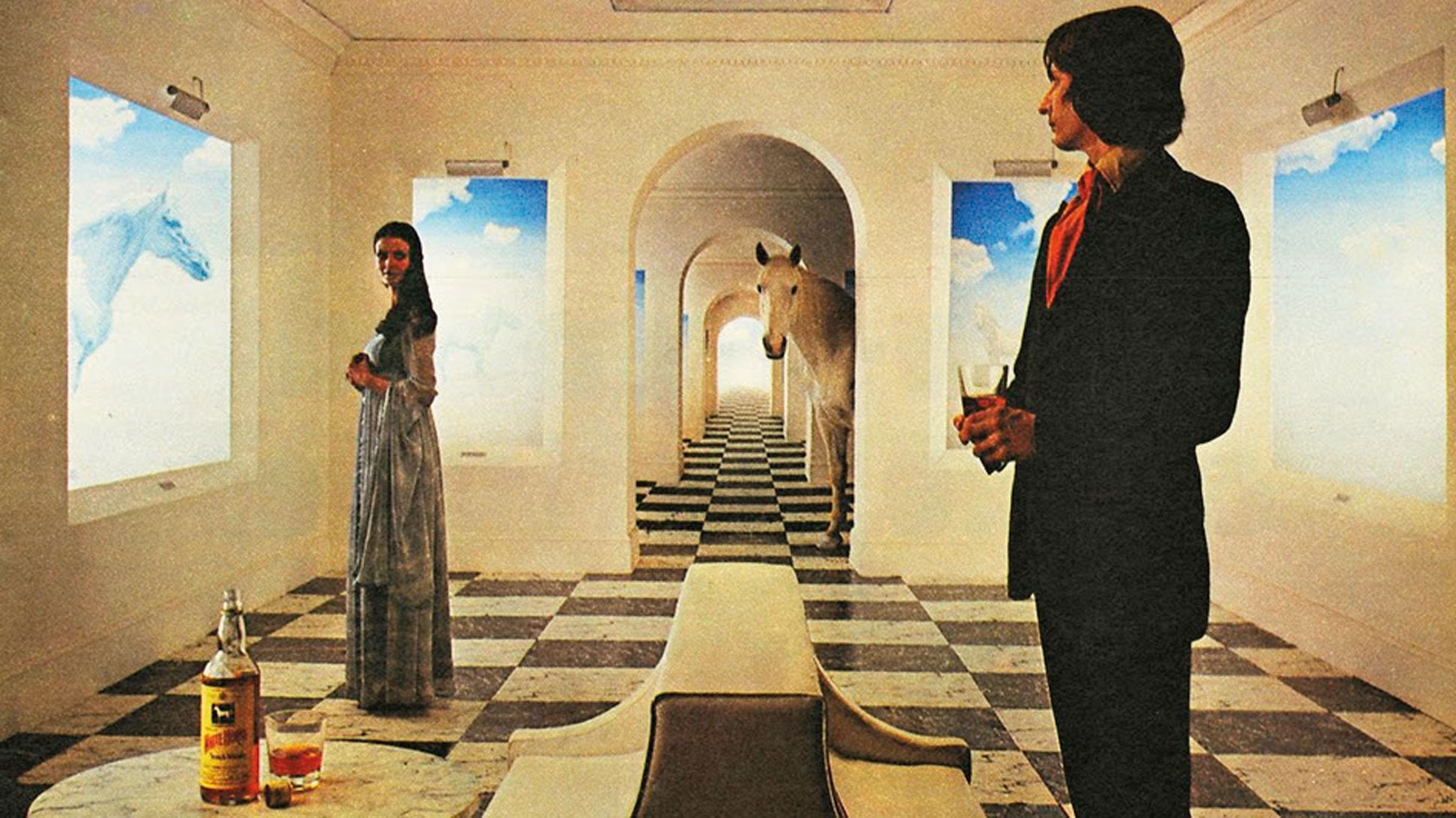 Un clásico de la caja lista: el escritor y crítico de arte John Berger nos obliga a reflexionar sobre cómo miramos los cuadros, la publicidad o la propia televisión. De vez en cuando conviene salir de la ilusión y reflexionar sobre el marco y sus ideologías.