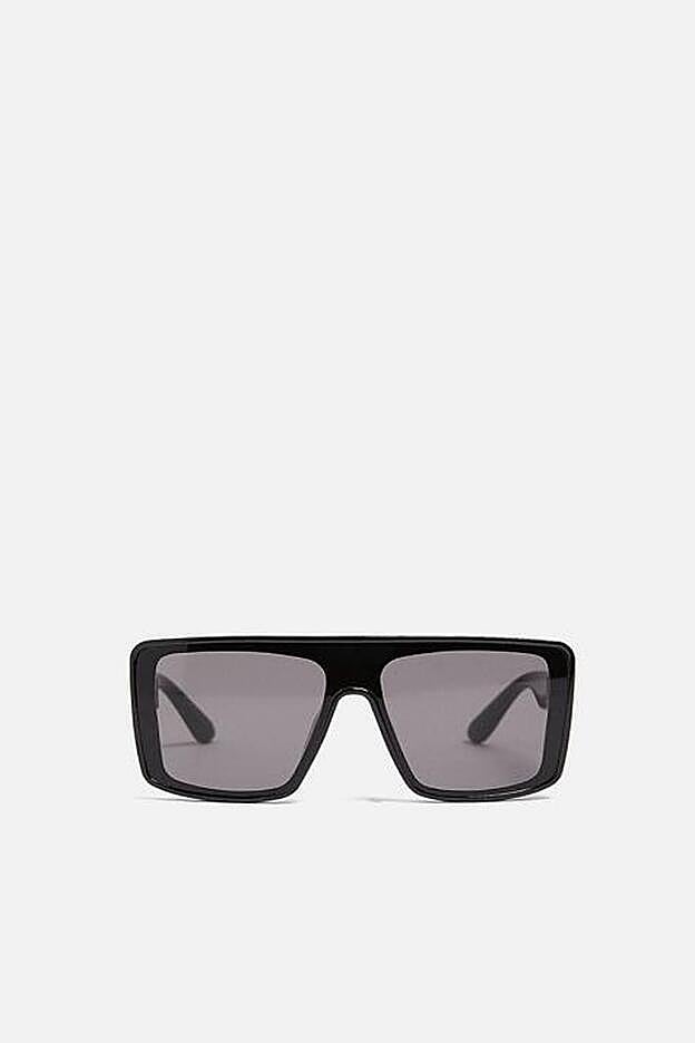 Gafas de pasta cuadradas y XXL de Zara.