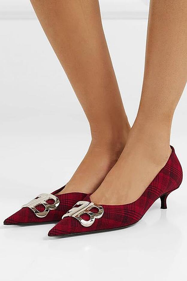 Zapatos de Balenciaga (850 euros).