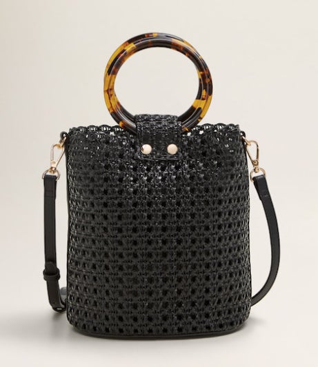 Bolso troquelado con asas: 39,99 euros en Mango.