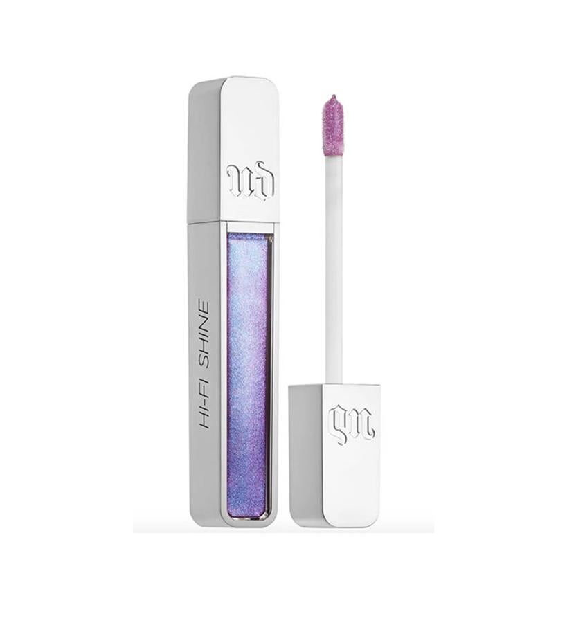 Con efecto ultra brillante, súper suave y acolchado, el gloss de alta definición proporciona una larga permanencia muy cómoda sin ser pegajosa. Los Hi-Fi Lipgloss están en 18 tonos irresistibles, saborizados y perfumados con aroma de vainilla. Este brillo en el color Candyflip que puedes ver, también incluye aceite de menta y vitamina E para conseguir además de color unos labios más saludables. (19,90 €)