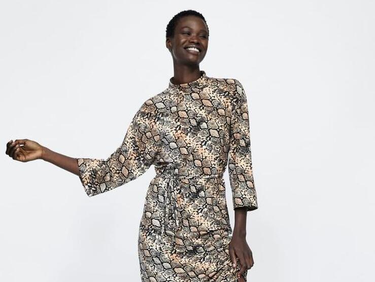 Fotos: 12 vestidos de las rebajas de Zara que cuestan menos de 6 euros