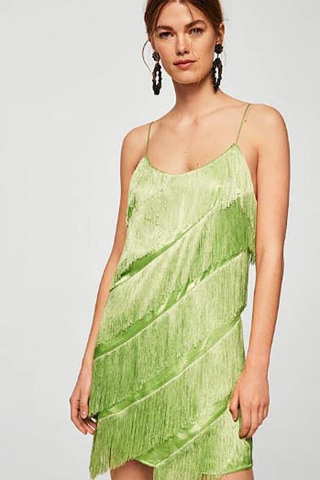 Vestido de flecos, 29,99 euros.
