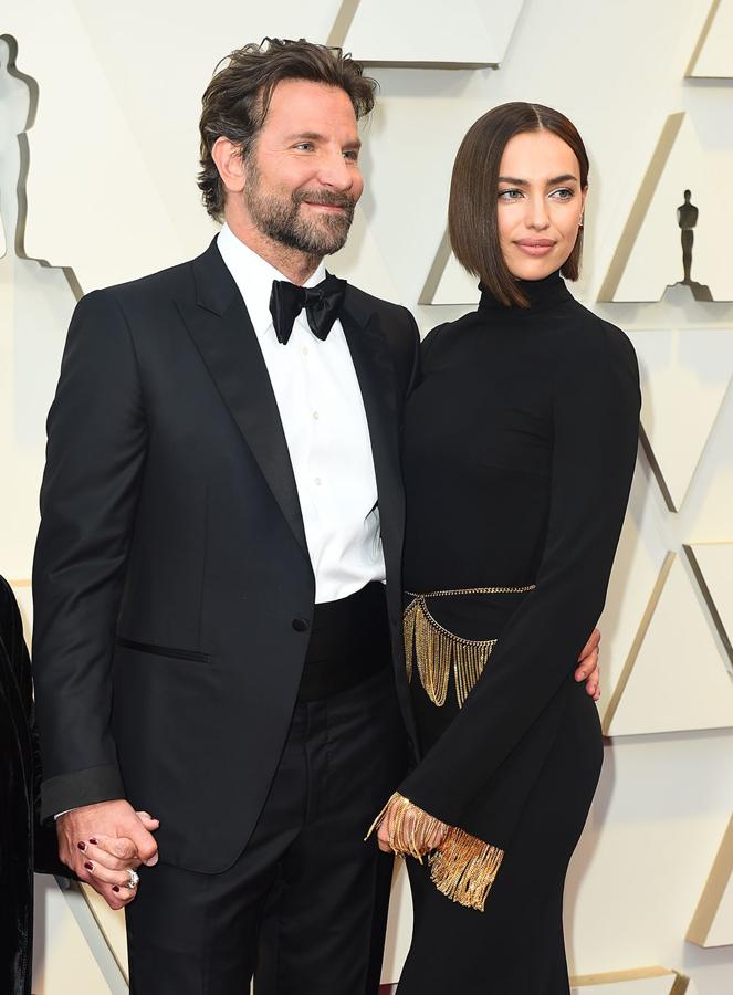Bradley Cooper e Irina Shayk, espectaculares en la alfombra roja de los Premios Oscar 2019.
