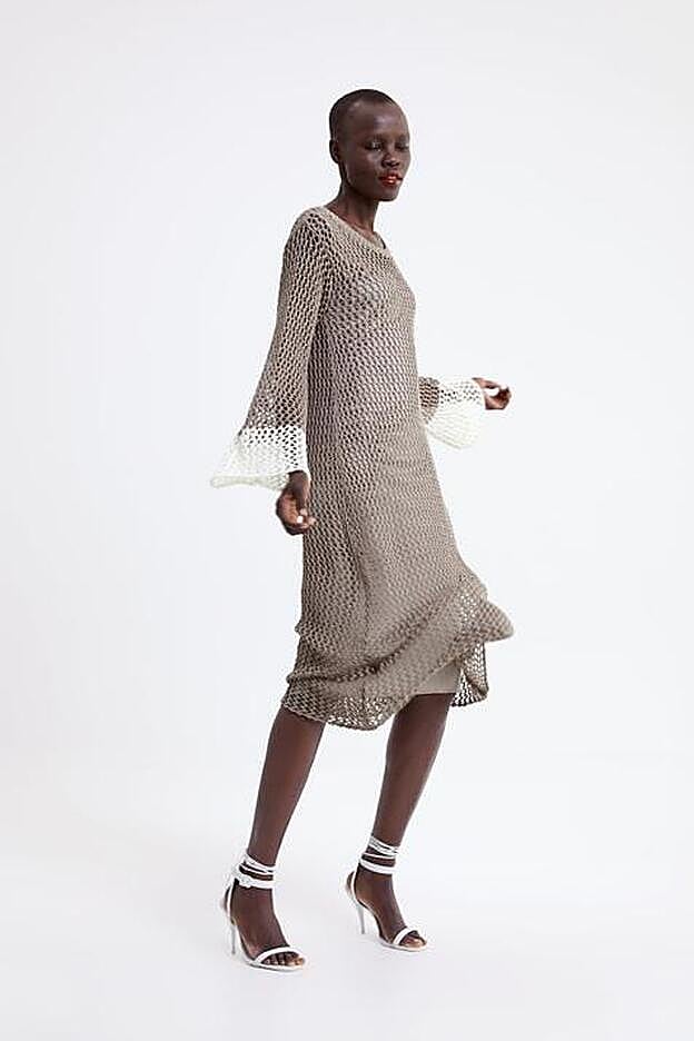 Vestido de Zara.