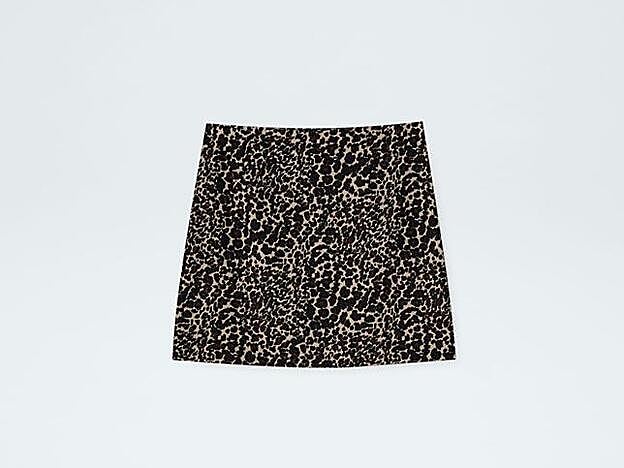 Falda 'animal print', de Pull&Bear (14,99 euros)