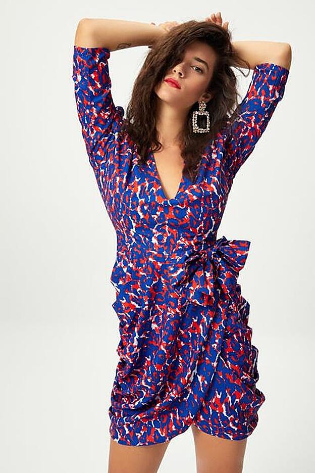 Vestido 'animal print' con lazo (modelo 'Pensamiento), 178 euros.