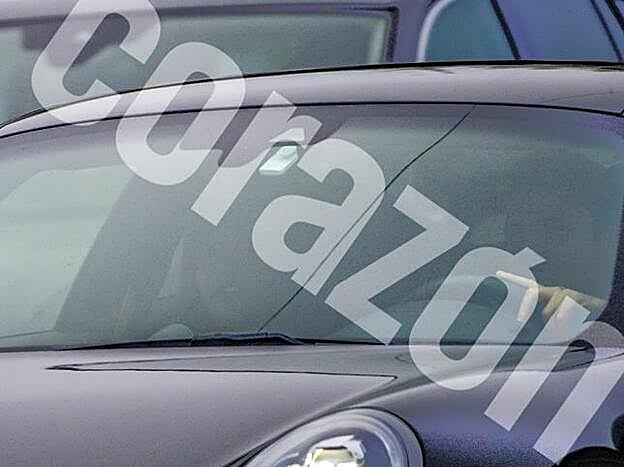 El 5 de diciembre, Lara llegó a casa del cantante y abandonó la vivienda el día 6 por la mañana.