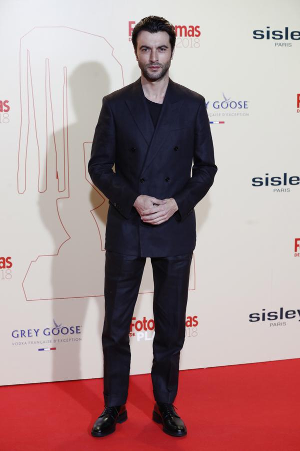 El actor Javier Rey con traje de Pedro del Hierro.