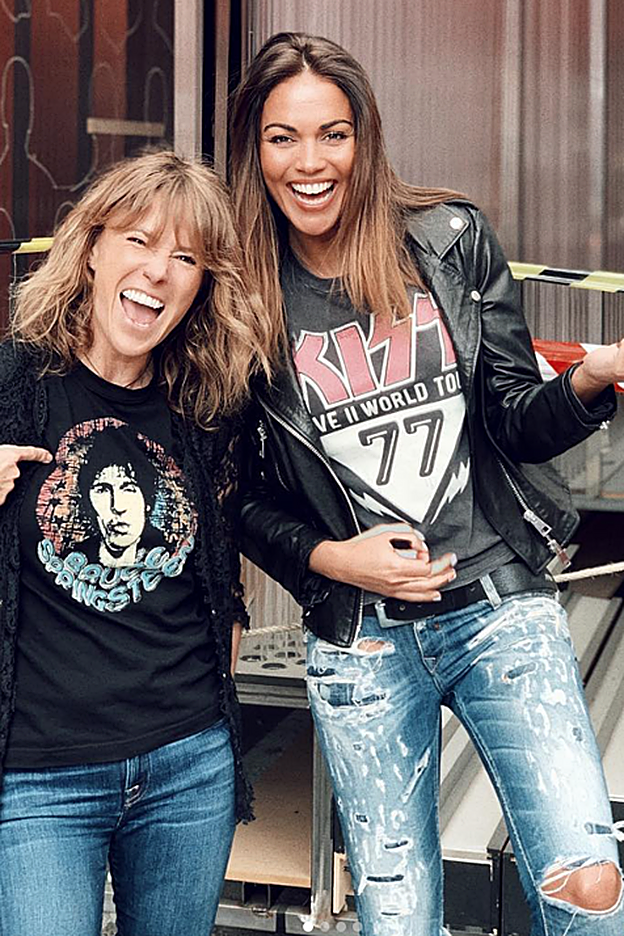 Lara Álvarez con la jefa de estilismos de Mediaset, Mayte Méndez de Vigo.