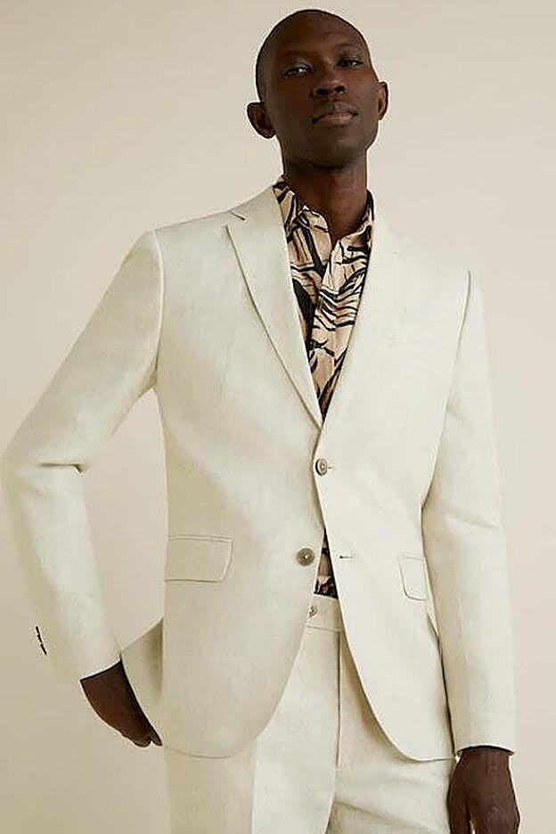 Americana traje slim-fit lino, 99,99 euros.