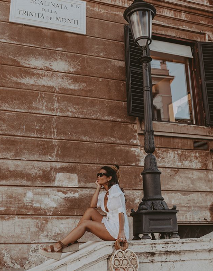 Lo estamos viendo en todos los diseños que presenta Zara para esta primavera: favorecemos una buena sujección de las sandalias en vez de recurrir a las cintas de los diseños clásicos. Objetivo: asegurar al máximo la pisada y ganar comodidad.