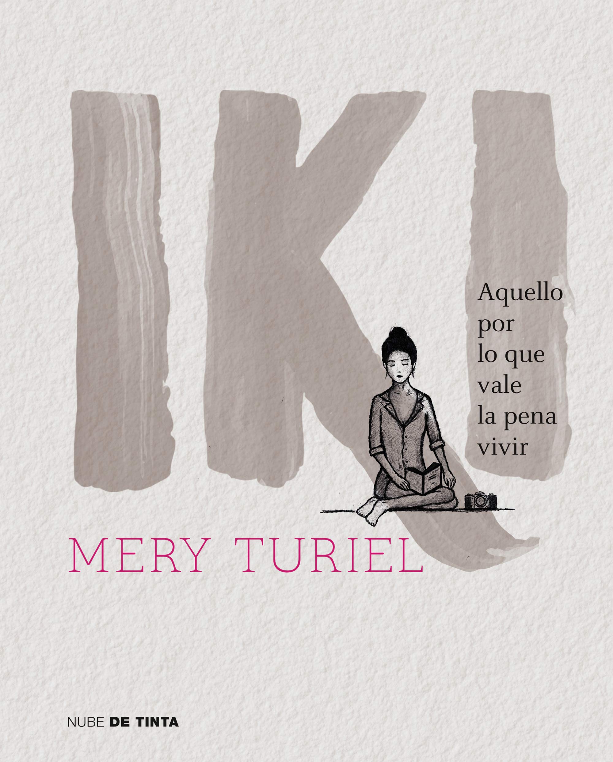 Escrito por Mery Turiel e ilustrado por su hermano Max Turiel, se trata del primer libro de la 'influencer' valenciana (estamos completamente seguras de que escribirá muchos más). Como ella misma ha explicado, ha escogido este título porque 'iki' significa "vida" en japonés, por lo que en este libro encontraremos mucha vida. Sale a la venta el próximo 14 de marzo de 2019 y aunque aún no lo podamos tener en nuestra manos, ya figura como uno de los libros más vendidos en plataformas como Amazon. No hace falta decir que se va a convertir en una de esas lecturas con muchas páginas marcadas para releer una y otra vez los textos tan bonitos que escribe. ¡Queremos tenerlo ya!