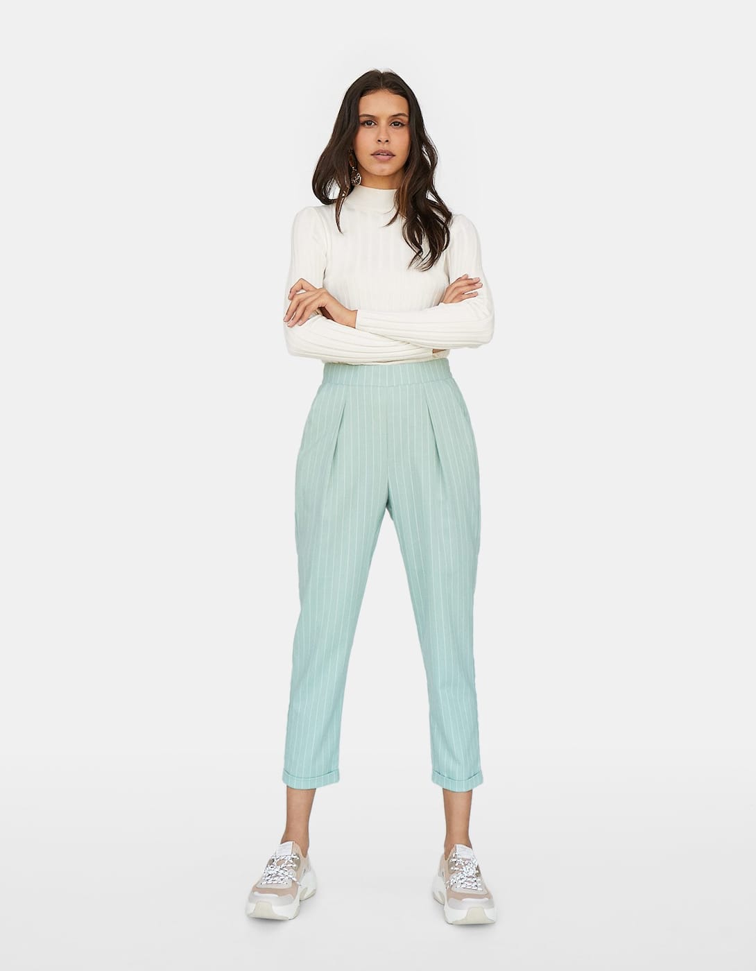 Pantalón carro jacquard de Stradivarius: 17,99 euros.