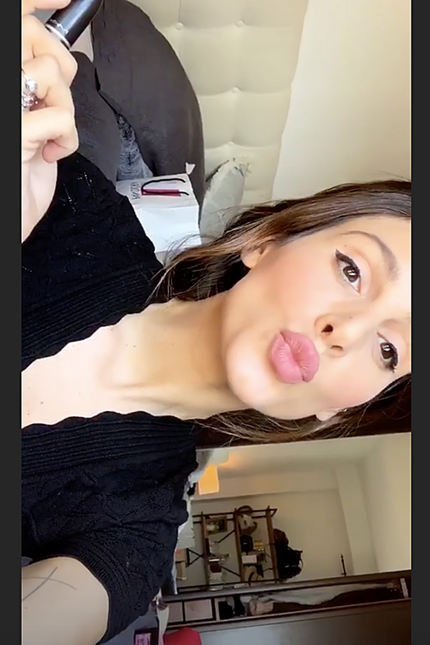 Así de bien le queda el labial Velvet Teddy de Mac a Rocío Osorno.