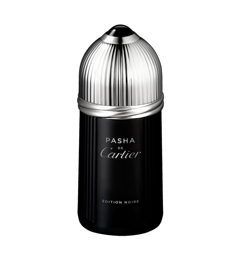 Con una frescura verde y cítrica, asociada a la intensidad del ámbar y cedro, esta fragancia es perfecta para un hombre actual y cosmopolita que cuida su estilo en cada mínimo detalle. Pasha Edition Noire de Cartier (97,50 €/ 100 ml).