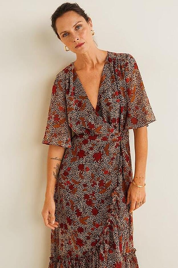 El vestido romántico de Mango que lleva Sara Carbonero.