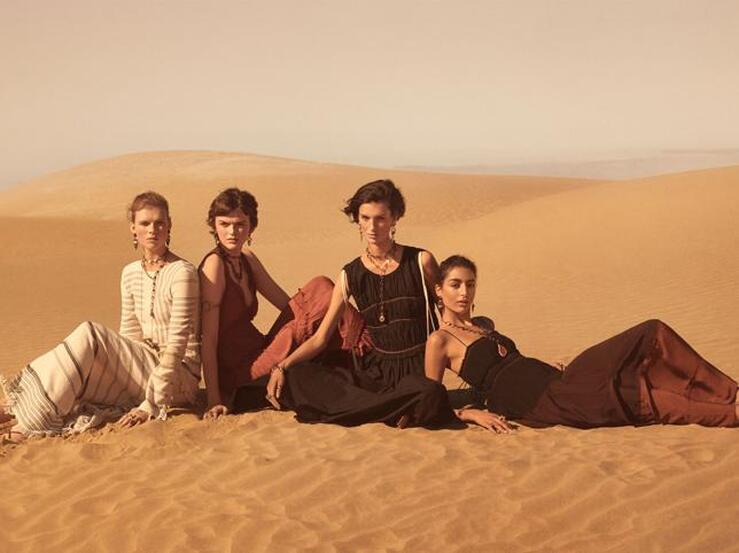 Fotos: Los vestidos de la nueva colección primavera-verano de Zara que se agotarán antes de salir a la venta