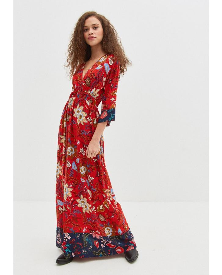 Maxi vestido de inspiración 'boho' con estampado floral, de Mulaya (19.99 euros).