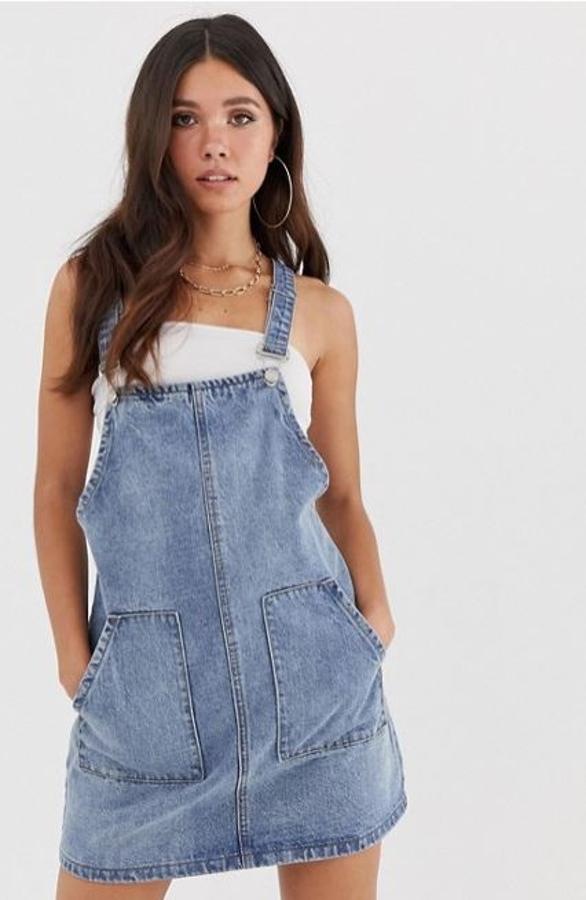 Peto de Miss Guided, a la venta en Asos, con bolsillos a la vista (29,99 euros).