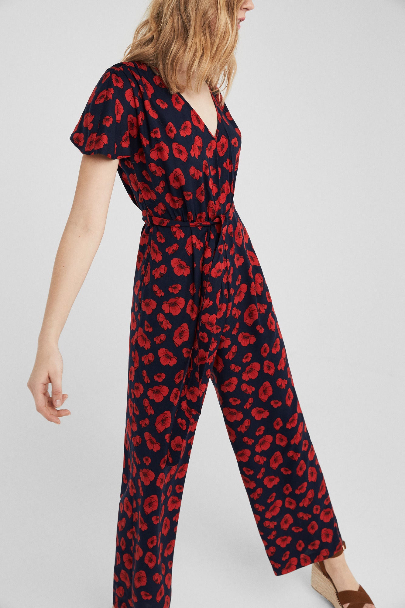 Mono con estampado floral: 39,99 euros en Springfield.