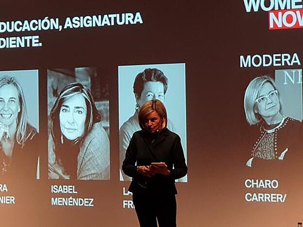 Charo Carrera, directora de Mujerhoy, durante la presentación de la mesa