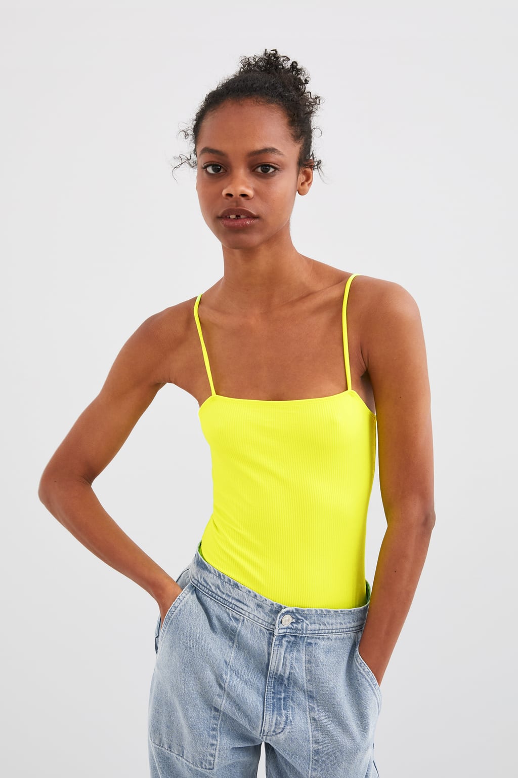 Body flúor en color amarillo: 12,95 euros.