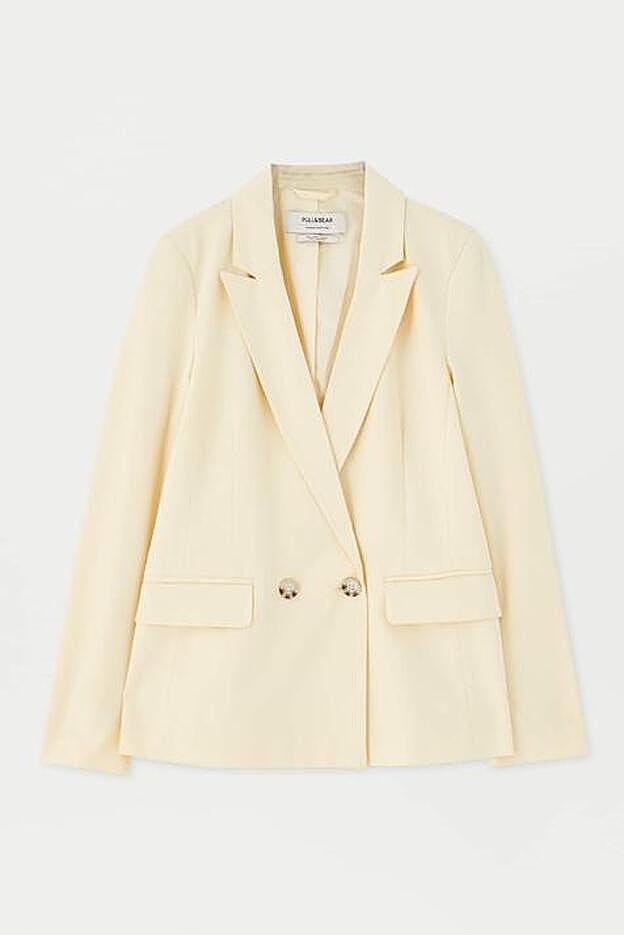 Americana de Pull&Bear, 25,99 euros.