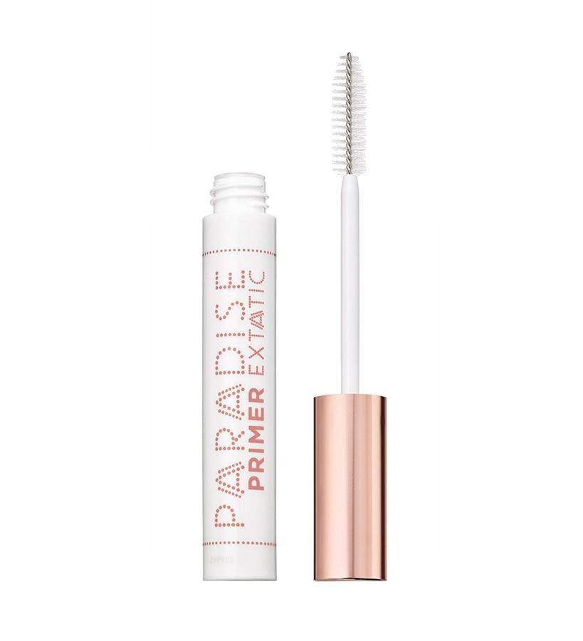 Nutre y da a tus pestañas una longitud extra con esta prebase que contiene ceras naturales, aceite de jojoba y extracto de vitamina para aumentar el volumen y el cuidado diario de las pestañas. Cepillo sensorial ultra-suave, gracias a sus púas su aplicación es muy fácil. (11,80 €).