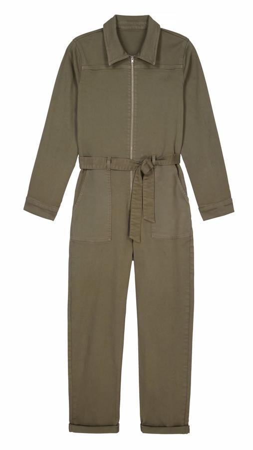 Este año se llevan los monos "worker" y qué mejor que uno así para que no te falte esa prenda cómoda -y comodín- con la que no tienes que pensar en combinaciones. Este es de Find y cuesta 52 euros.