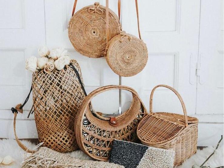 Fotos: 11 bolsos de rafia para ir pensando en la playa